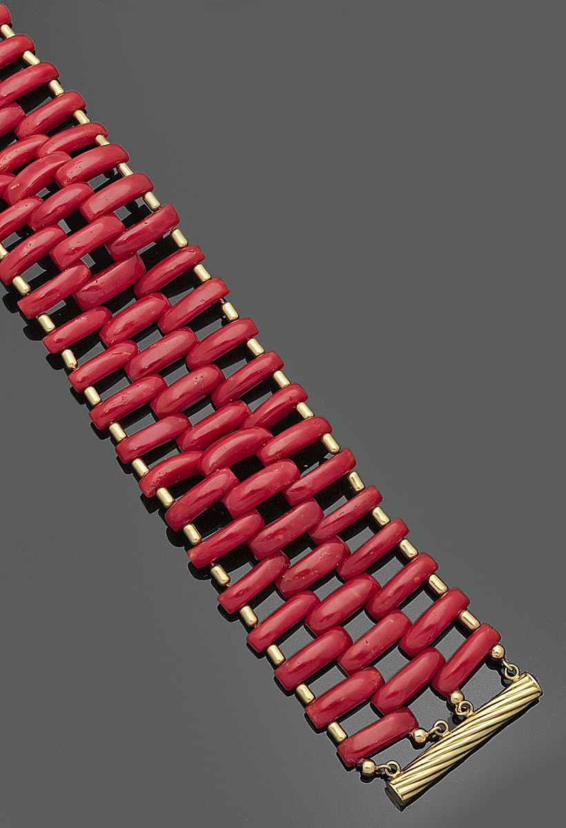 Dekoratives Manschette-Korallen-Armband