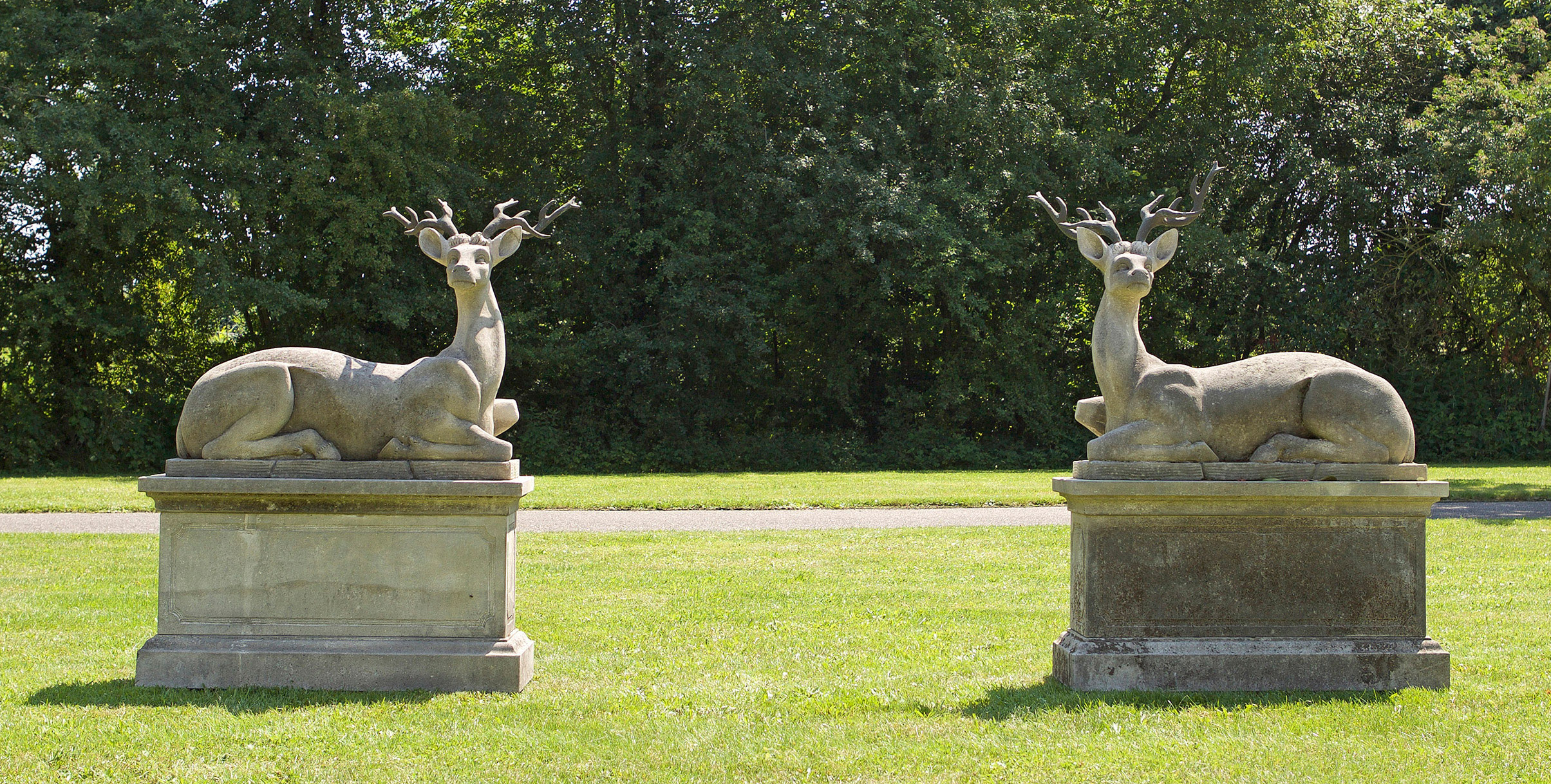 Paar Hirsch-Skulpturen