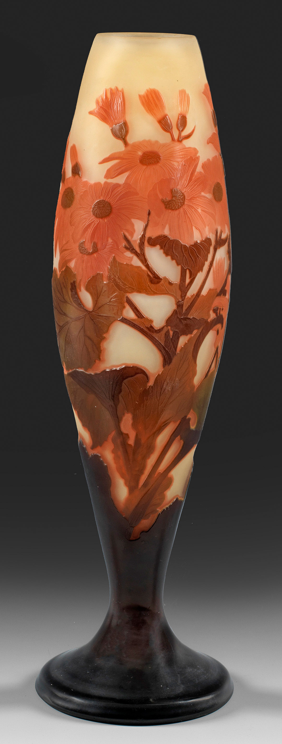 Große Jugendstil-Vase mit Chrysanthemendekor von Emile Gallé