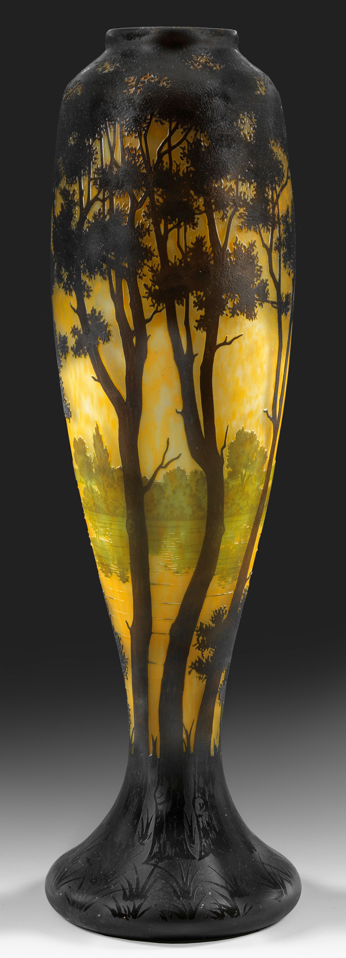 Sehr große Daum-Vase mit abendlicher Seeuferlandschaft